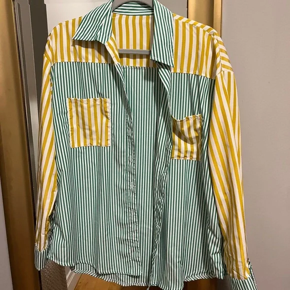 - button down top - Picture 3 of 4